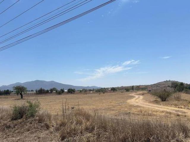 GRAN TERRENO SOBRE LA CARRETERA QUERÉTARO TEQUISQUIAPAN. SUP. 41,700.22 m2