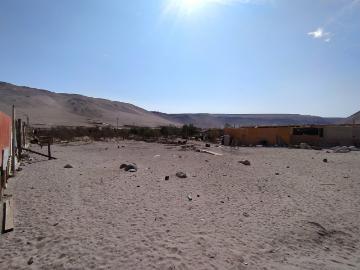 Gran Terreno Qda. Acha, con Medidor de Agua y Luz