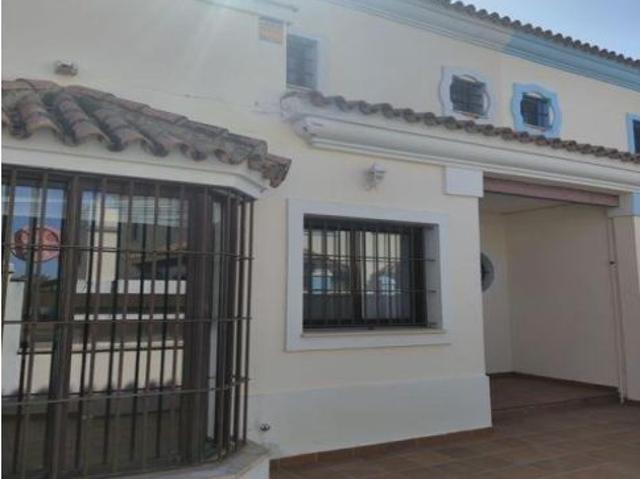 GRAN UNIFAMILIAR CON PISCINA PRIVADA!