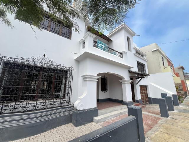 GRAN VENTA DE DOS CASAS AL PRECIO DE UNA, EN LA PUNTA CALLAO