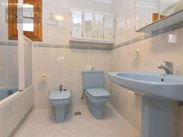 Gran villa en venta en Alhaurin de la Torre, Málaga. En una sola planta