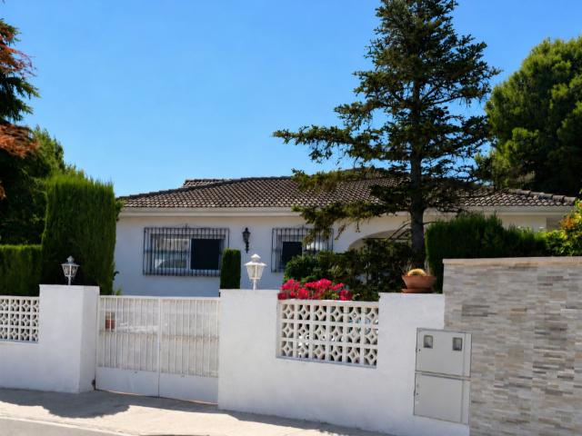 GRAN VILLA SOBRE PARCELA URBANA EN LA URBANIZACIÓN VIRGEN DE. 289m² Montserrat