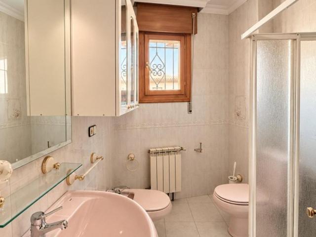 Gran vivienda en Armilla junto al metro