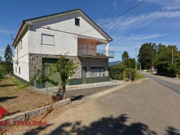 GRAN VIVIENDA EN VALENÇA CON 6.000 m² DE TERRENO IDEAL PARA CASA RURAL