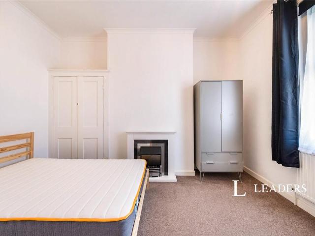Granada Road, Southsea, Hampshire, PO4 1 bed in a flat share to rent £750 pcm £173 pw