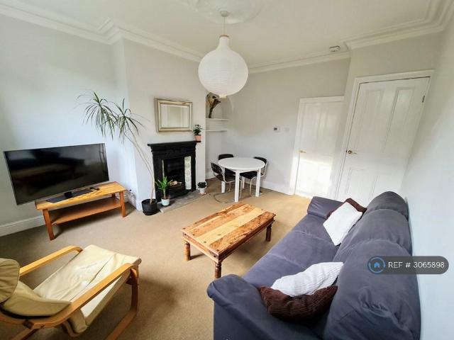 Granby View, Leeds, LS6 2 bed terraced house to rent £1,250 pcm £288 pw