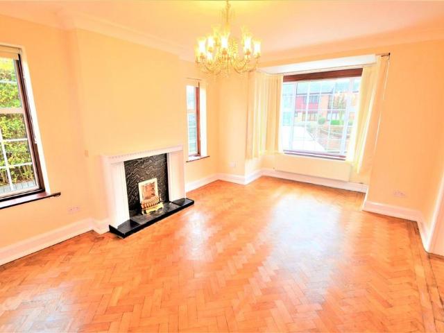 Grangeway Gardens, Ilford, IG4 4 bed house to rent £2,300 pcm £531 pw