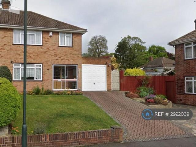 Grangewood, Bexley, DA5 3 bed semi detached house to rent £2,750 pcm £635 pw