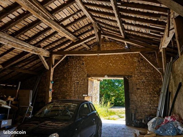 Grange 1 pièce 156 m²