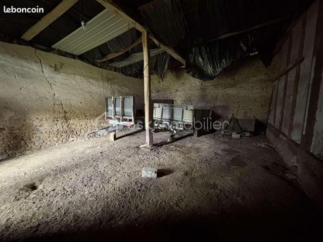 Grange 2 pièces 150 m²