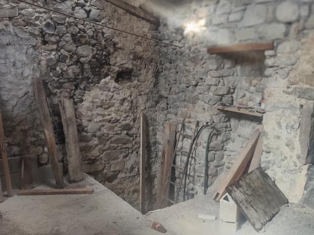 GRANGE 40m2 pour changement de destination LE FUGERET