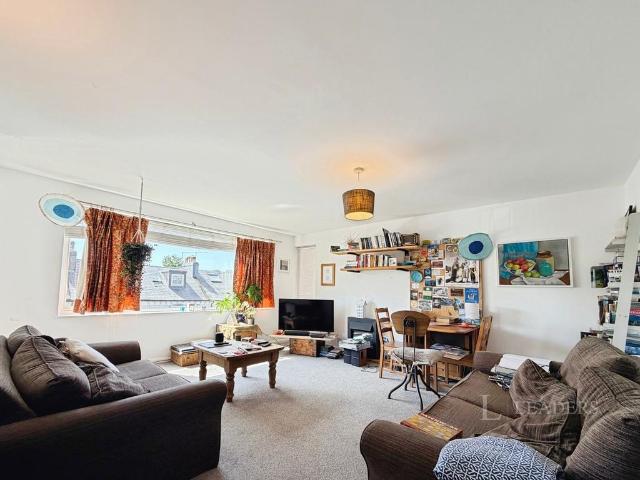 Grange Court, Grange Road, Lewes, BN7 2 bed flat to rent £1,350 pcm £312 pw