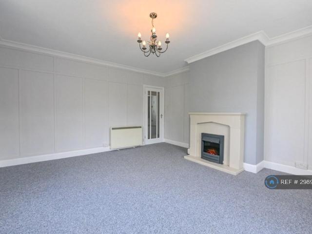 Grange Court, St Albans, AL3 3 bed flat to rent £2,300 pcm £531 pw