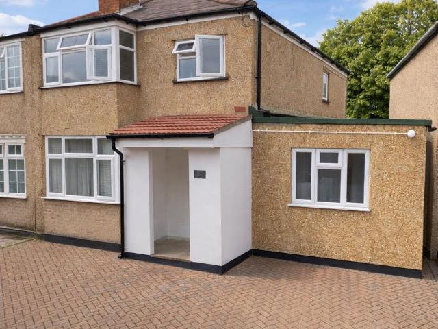 Grange Close, Hayes UB3, Studio to rent, £998 pcm | PrimeLocation