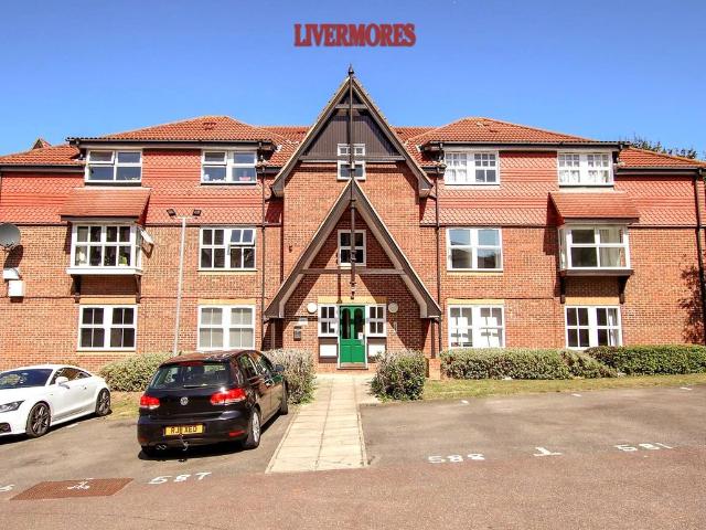 Grange Crescent, Dartford, Kent. DA2, 2 bed flat to rent, £1,350 pcm | PrimeLocation