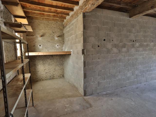 Grange à rénover au cœur de Villefranche de Lauragais proche de toute commodité, au calme avec terrasse