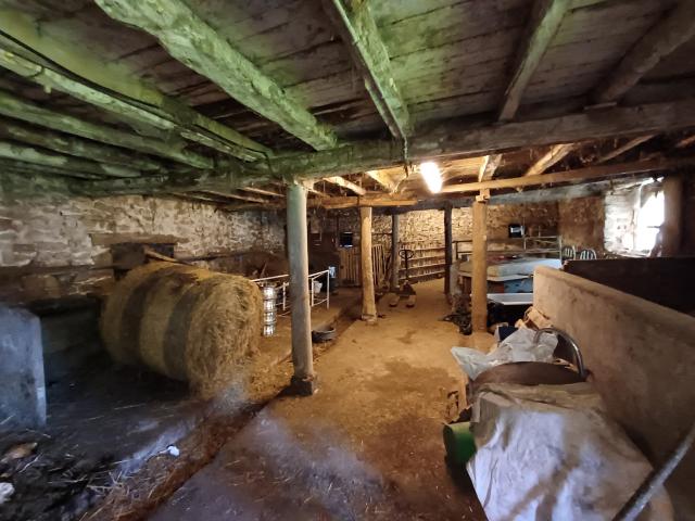 Grange à rénover de 200 m2 à Camps