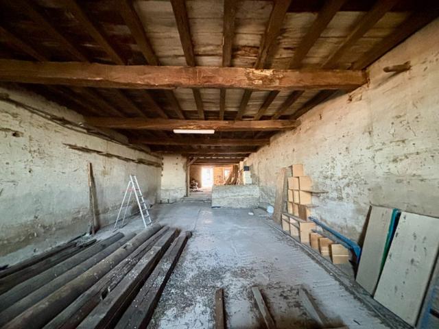 Grange à Rénover de 360M2 au coeur d'un village près de Beaumont de Lomagne 82