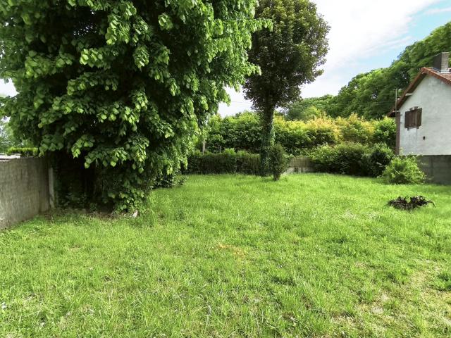 Grange à rénover sur terrain de 801 m2 constructible
