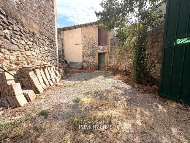 GRANGE A REHABILITER FORT POTENTIEL COEUR DE VILLAGE