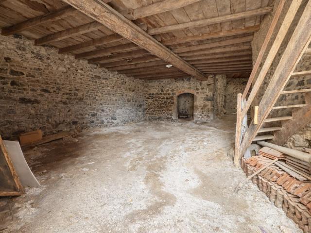 GRANGE A REHABILITER SAINT JULIEN SUR BIBOST CREATION 3 LOGEMENTS