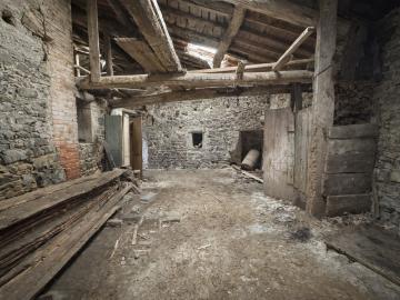 GRANGE A REHABILITER SAINT JULIEN SUR BIBOST CREATION 3 LOGEMENTS