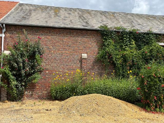 Grange aménageable de 90 m² au sol À Vendre