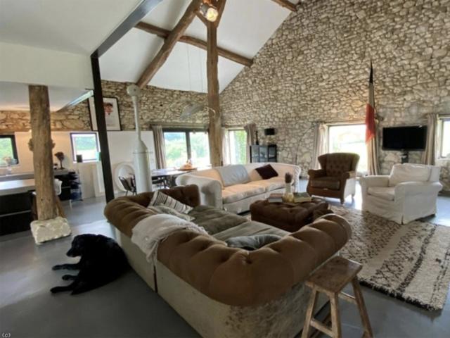 Grange aménagée au style loft, avec gîte indépendant 341m² La Sauvetat sur Lède