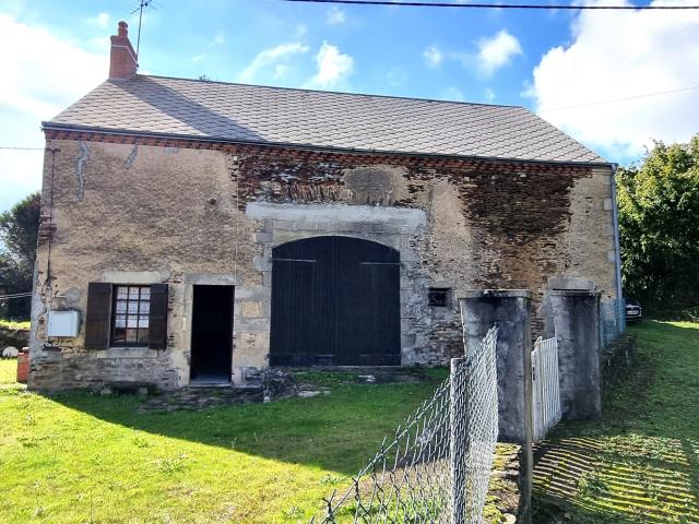 Grange avec partie aménagée !