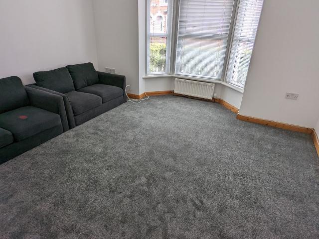Grange Avenue, Reading RG6, 4 bed shared accommodation to rent, £2,500 pcm | PrimeLocation