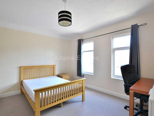Grange Avenue, Reading RG6, 4 bed terraced house to rent, £2,300 pcm | PrimeLocation