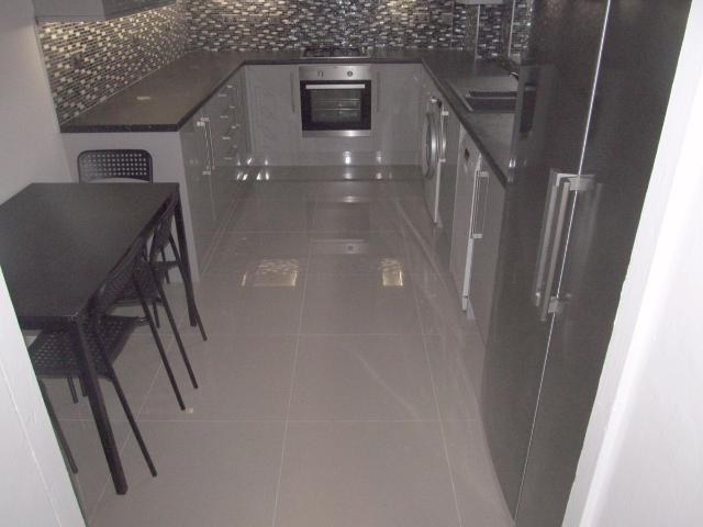 Grange Avenue, Reading RG6, 6 bed terraced house to rent, £3,900 pcm | PrimeLocation