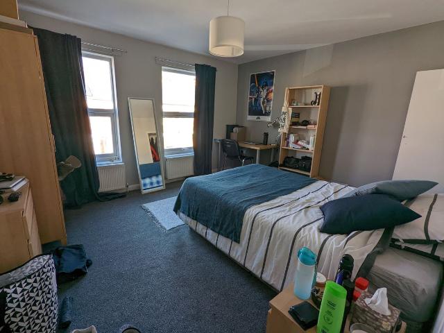 Grange Avenue, Reading RG6, 6 bed terraced house to rent, £4,200 pcm | PrimeLocation