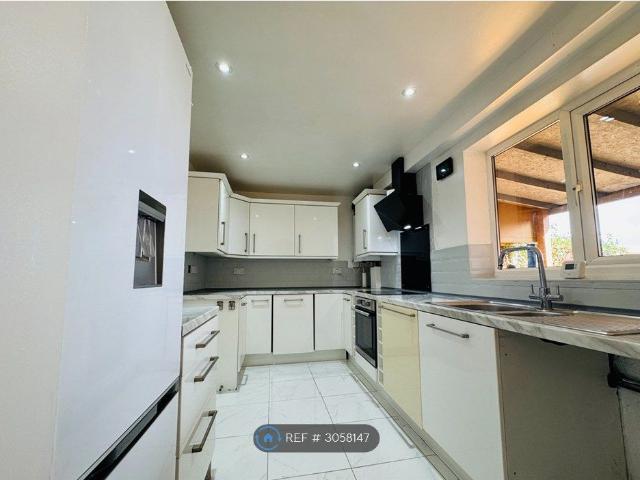 Grange Avenue, Wigan WN5, 3 bed semi detached house to rent, £1,200 pcm | PrimeLocation