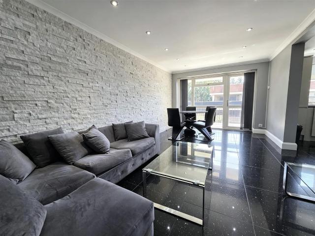 Grange Gardens, London N14, 1 bed property to rent, £1,700 pcm | PrimeLocation