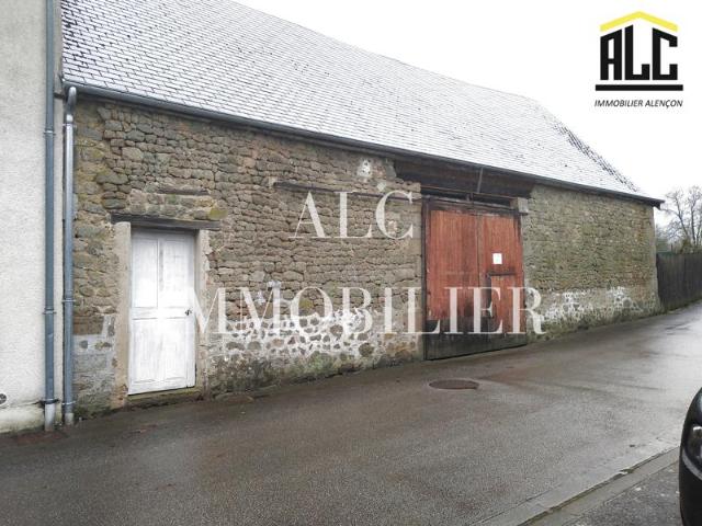 GRANGE DE 162.10 m2 A REABILITER EN CENTRE VILLE