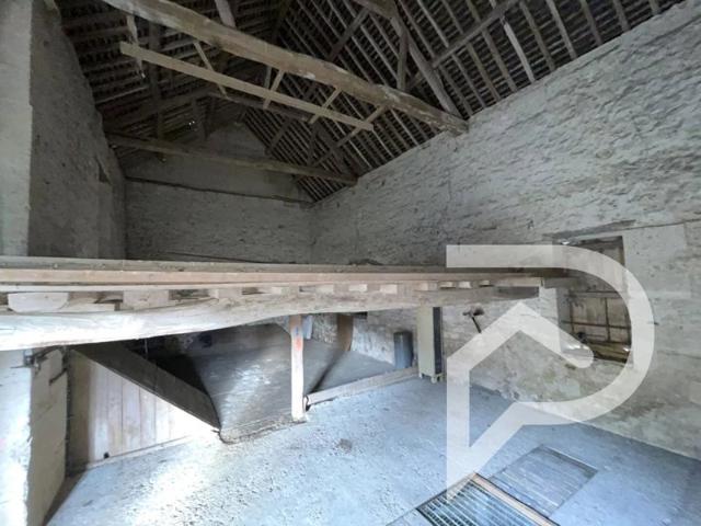 GRANGE DE PLUS DE 160 M² FRESNOY LA RIVIERE
