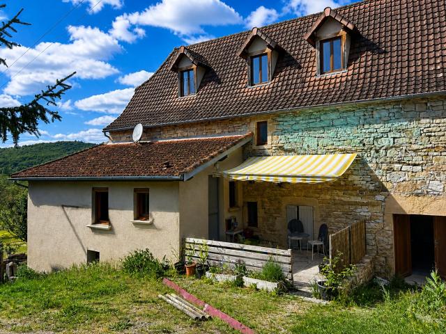 Grange en pierre avec deux appartements