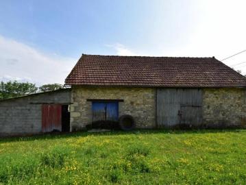 Grange en pierre 1300 m² de terrain