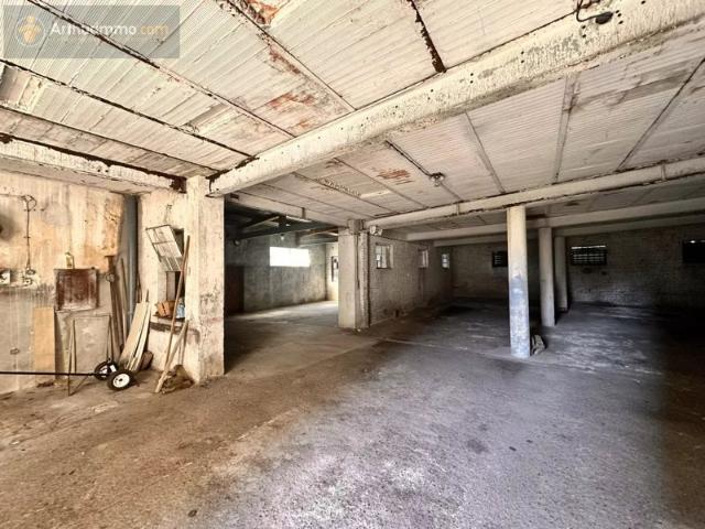 GRANGE OU HANGAR A VATIMONT