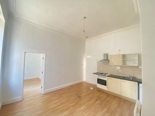 Grange Mount, Wirral CH43, 2 bed flat to rent, £600 pcm | PrimeLocation