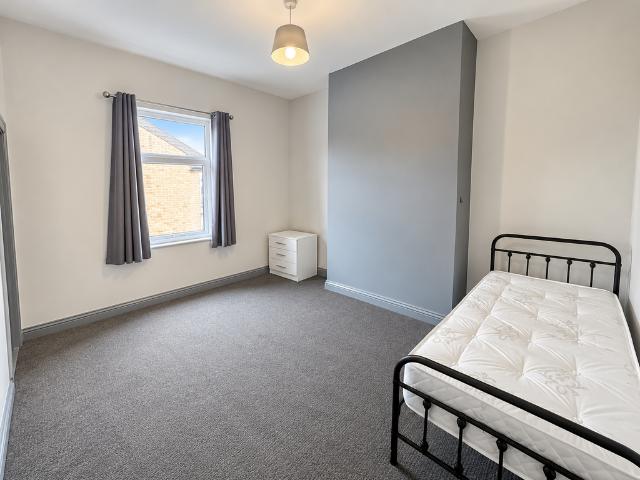Grange Street, Wakefield, WF2 1 bed house to rent £550 pcm £127 pw