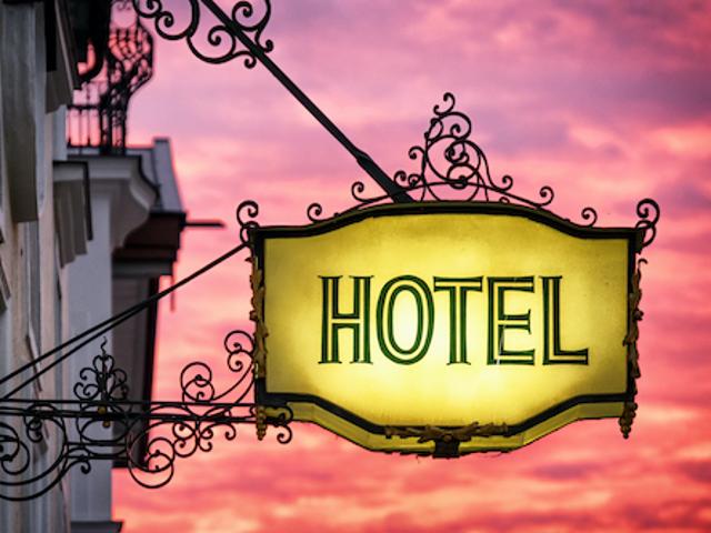 GRANGE PACCOT: FAMILIENHOTEL MIT 15 ZIMMERN ZUM VERKAUF