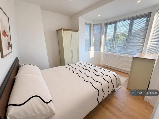 Grange Road, Gillingham, ME7 1 bed in a house share to rent £730 pcm £168 pw