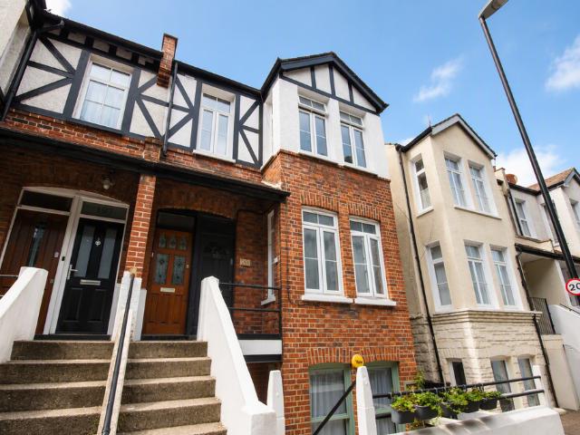Grange Road, LONDON, SE25 3 bed flat to rent £2,250 pcm £519 pw