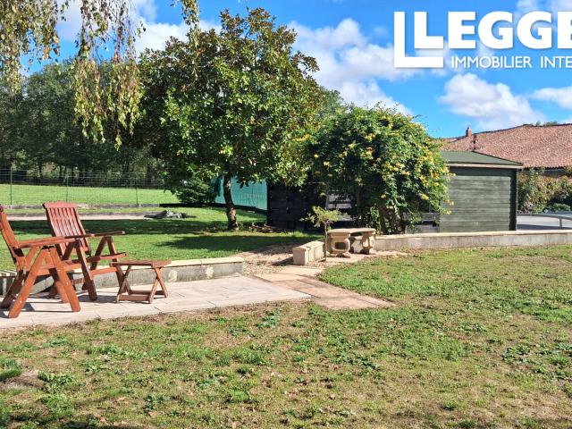 Grange rénovée à Gorre: 7 chambres, 2 logements, dépendances, piscine, terrain et maisonnette à rénover