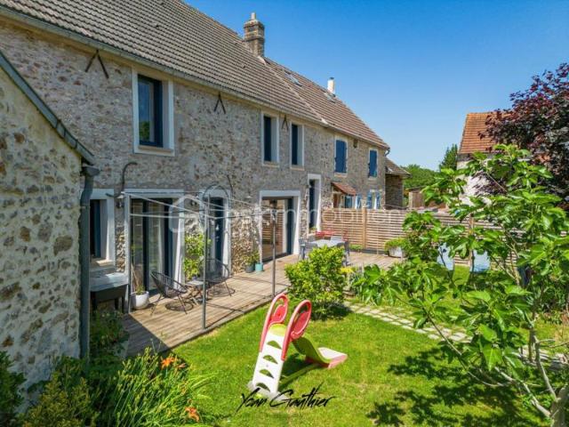Grange rénovée d’exception 180 m2 – Volumes, lumière et prestations de qualité