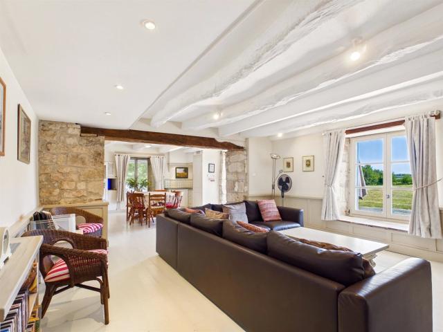 Grange rénovée isolée de 200 ans comprenant 8 chambres 449m² Gaillac