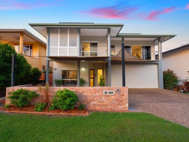 Grand 4 Bedroom Residence in Prestigious Bayview