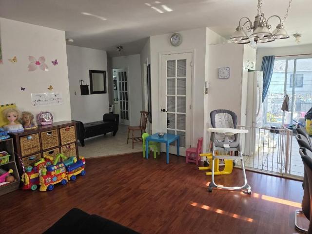 Grand 4 1/2 Au 2e Etage, Climatisé,01 parking privé *Avec 05 ectrosc INCLUS